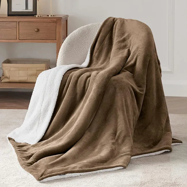 SHERPA FLEECE THROW BLANKET - BROWN image 0