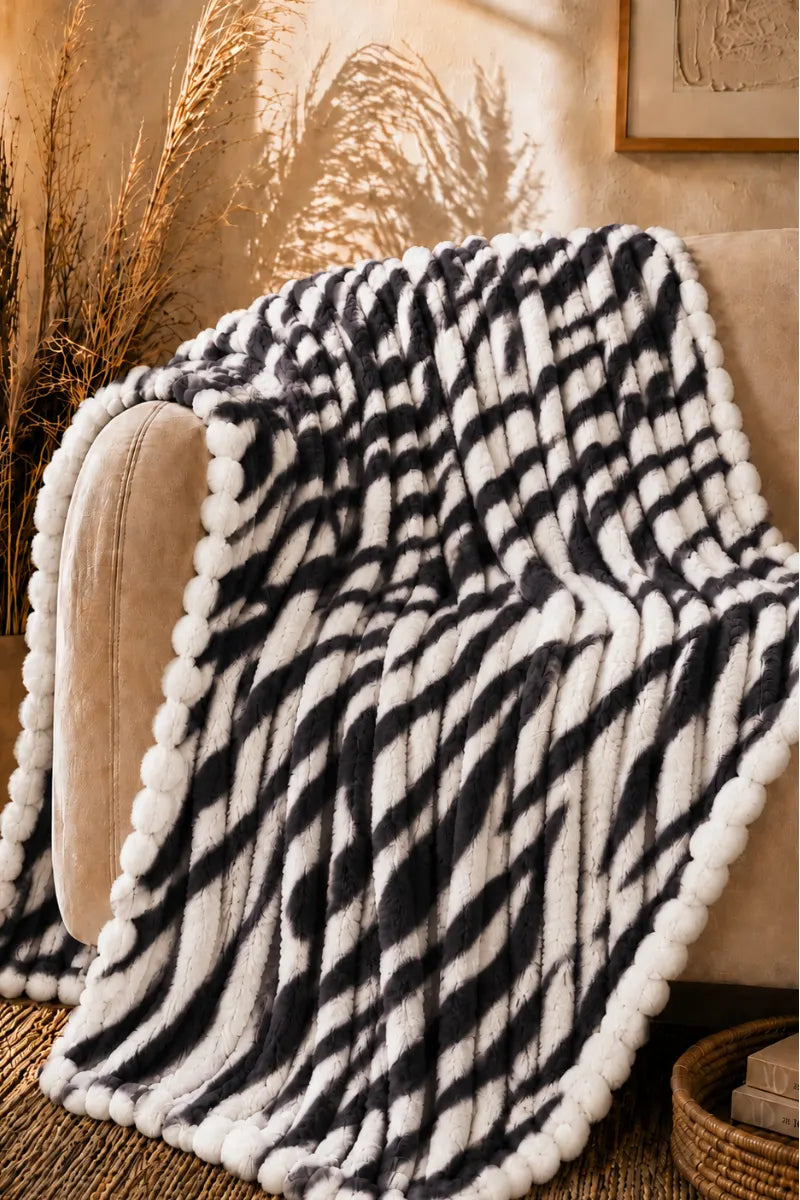 PREMIUM CORAL FLEECE BUBBLE BLANKET - BLACK & CHARCOAL GREY image 0