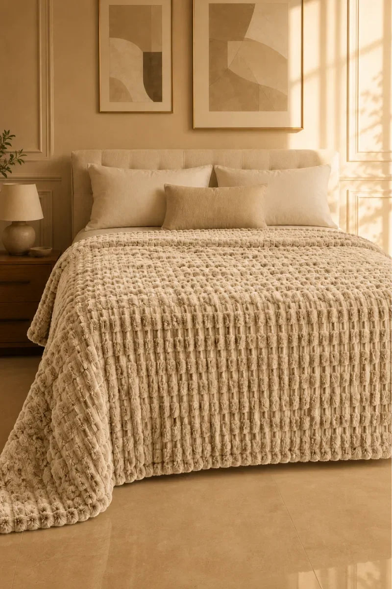 TEXTURED PLUSH BLANKET - CREAM BEIGE image 0