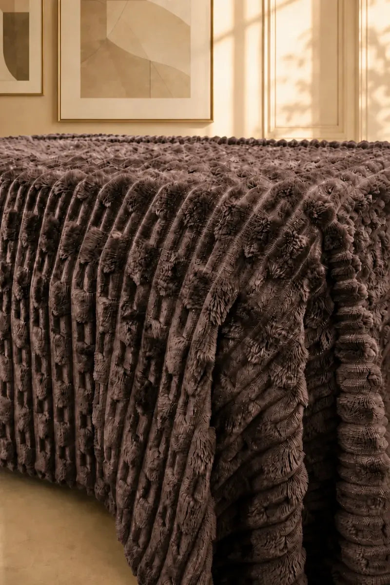 TEXTURED PLUSH BLANKET - CHOCOLATE BROWN image 1