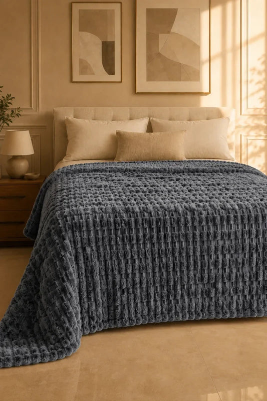 TEXTURED PLUSH BLANKET - CHARCOAL GREY image 0